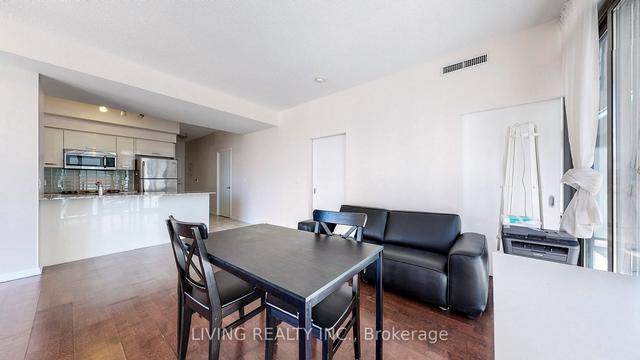 1303 - 832 Bay St, Condo with 2 bedrooms, 2 bathrooms and 1 parking in Toronto ON | Image 37