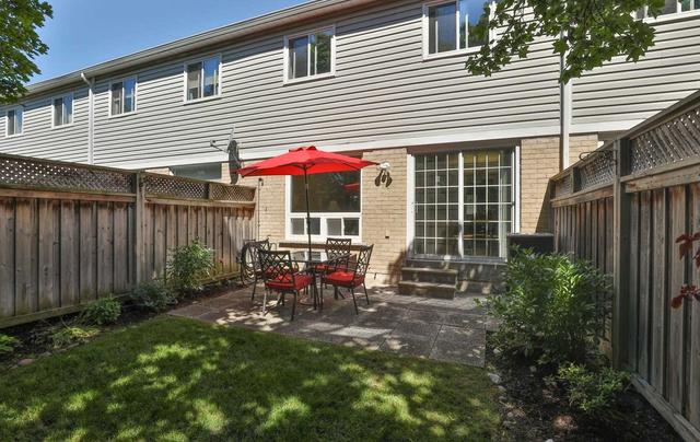 52 Heathcliffe Sq, Townhouse with 3 bedrooms, 3 bathrooms and 2 parking in Brampton ON | Image 16