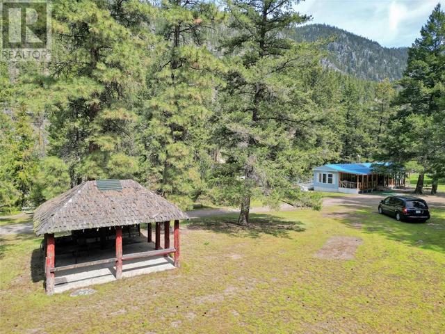 2446 Hwy 3, House other with 2 bedrooms, 2 bathrooms and null parking in Central Kootenay B BC | Image 35