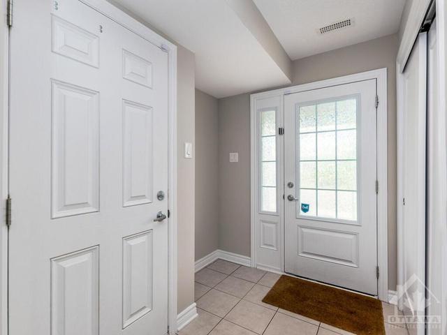 865 Kilbirnie Drive, Townhouse with 2 bedrooms, 2 bathrooms and 2 parking in Ottawa ON | Image 4