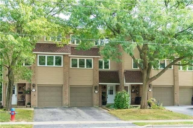 2224 Marine Dr, Townhouse with 3 bedrooms, 3 bathrooms and 2 parking in Oakville ON | Image 1
