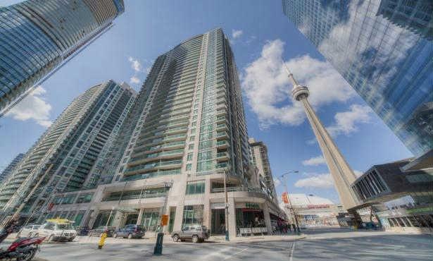 1001 - 30 Grand Trunk Cres, Condo with 1 bedrooms, 1 bathrooms and null parking in Toronto ON | Image 1