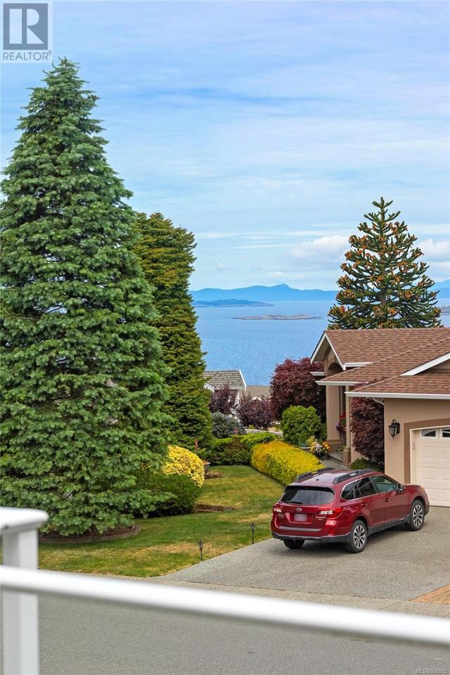 6488 Lasalle Rd, House detached with 5 bedrooms, 3 bathrooms and 4 parking in Nanaimo BC | Image 39