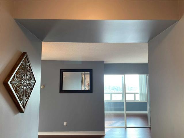 3030 - 68 Corporate Dr, Condo with 2 bedrooms, 2 bathrooms and 1 parking in Toronto ON | Image 8