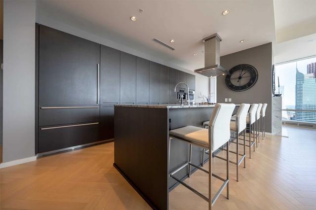 5408 - 180 University Ave, Condo with 2 bedrooms, 3 bathrooms and 2 parking in Toronto ON | Image 28