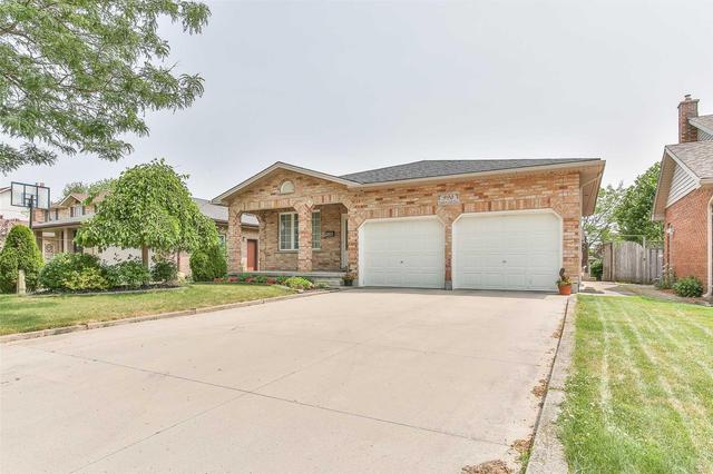 990 Country Club Cres, House detached with 3 bedrooms, 2 bathrooms and 4 parking in London ON | Image 1