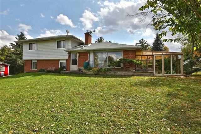 8750 Mansewood Tr, House detached with 3 bedrooms, 2 bathrooms and 8 parking in Milton ON | Image 1