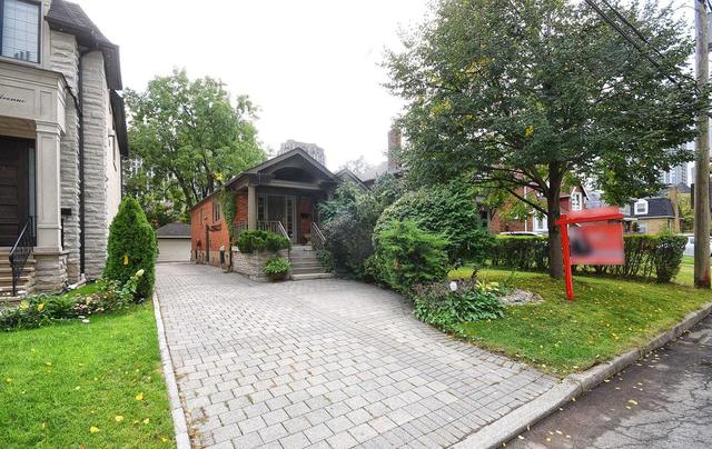 89 Avondale Ave, House detached with 2 bedrooms, 2 bathrooms and 7 parking in Toronto ON | Image 23