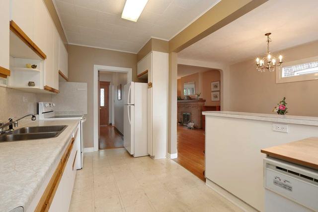 230 Milverton Blvd, House semidetached with 3 bedrooms, 1 bathrooms and 1 parking in Toronto ON | Image 22