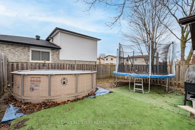 735 Hillcroft St, House semidetached with 3 bedrooms, 3 bathrooms and 5 parking in Oshawa ON | Image 31
