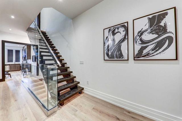 94 Argyle St, House semidetached with 3 bedrooms, 4 bathrooms and 2 parking in Toronto ON | Image 2
