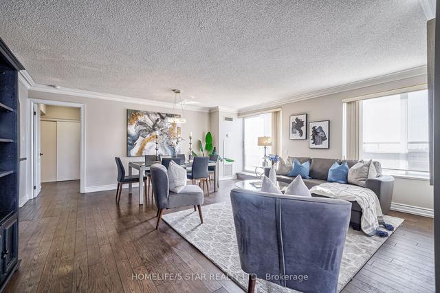 905 - 2 Clairtrell Rd, Condo with 3 bedrooms, 2 bathrooms and 1 parking in Toronto ON | Image 11