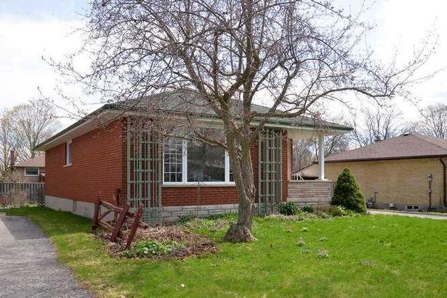 1166 Milburn St, House detached with 3 bedrooms, 1 bathrooms and 2 parking in Peterborough ON | Image 23