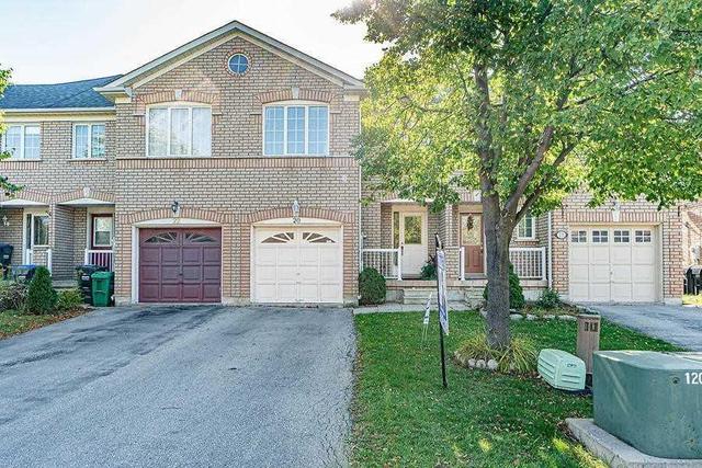 20 Twin Pine Cres, House attached with 3 bedrooms, 4 bathrooms and 2 parking in Brampton ON | Image 1