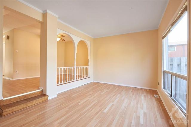 1993 Falkirk Crescent, Townhouse with 3 bedrooms, 2 bathrooms and 1 parking in Ottawa ON | Image 7