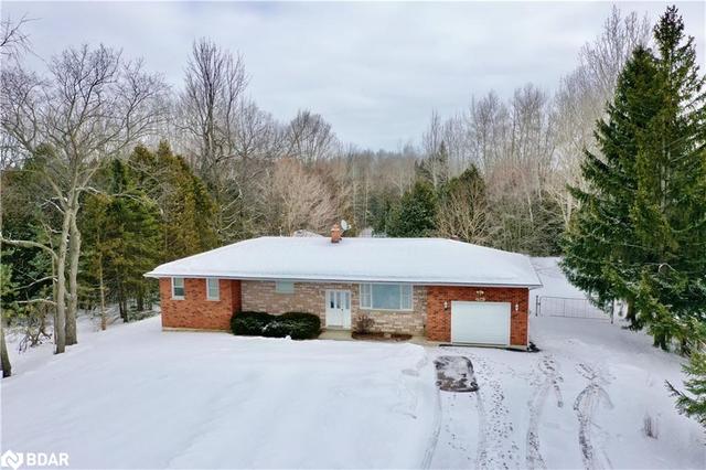 7941 10 Sideroad Sideroad, House detached with 3 bedrooms, 2 bathrooms and null parking in Innisfil ON | Image 2