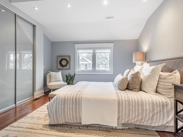 18 Taunton Rd, House semidetached with 2 bedrooms, 2 bathrooms and 1 parking in Toronto ON | Image 11