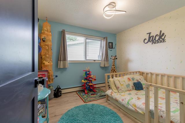 1008 30 Street S, House detached with 3 bedrooms, 2 bathrooms and 2 parking in Lethbridge AB | Image 23