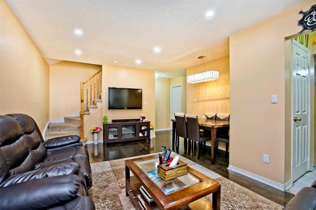 812 - 29 Rosebank Dr, Townhouse with 4 bedrooms, 3 bathrooms and 2 parking in Toronto ON | Image 4