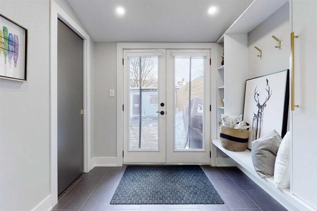 811 Dovercourt Rd, House semidetached with 3 bedrooms, 3 bathrooms and 2 parking in Toronto ON | Image 3