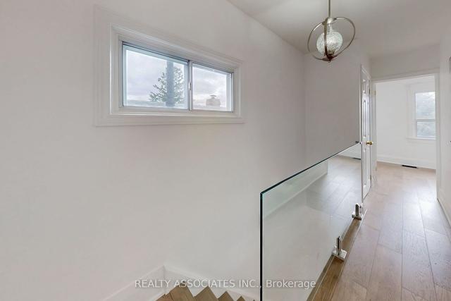 353 Lumsden Ave, House detached with 3 bedrooms, 2 bathrooms and 3 parking in Toronto ON | Image 14