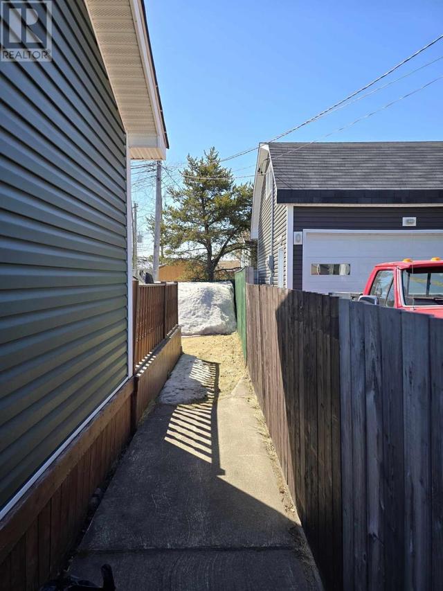 1008 Oak Avenue, House detached with 2 bedrooms, 1 bathrooms and null parking in Labrador City NL | Image 31