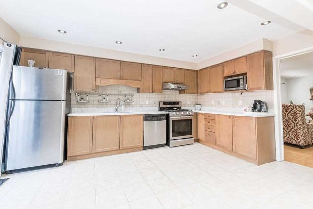 92 Lennon Tr, House detached with 4 bedrooms, 4 bathrooms and 4.5 parking in Brampton ON | Image 7