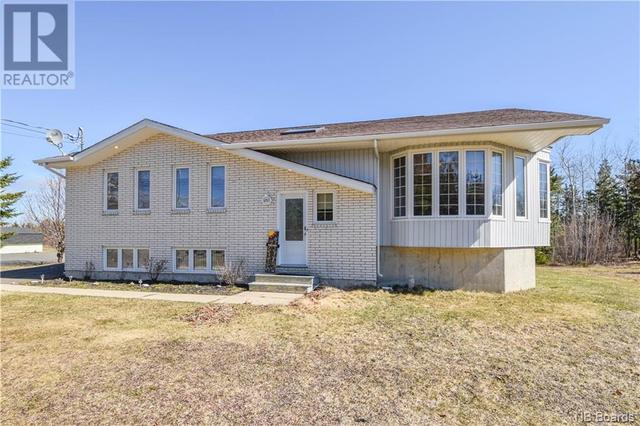 4350 Principale Street, House detached with 2 bedrooms, 2 bathrooms and null parking in Tracadie NB | Image 4