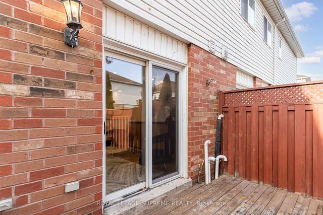 4398 Fairview St, House attached with 3 bedrooms, 2 bathrooms and 2 parking in Burlington ON | Image 16
