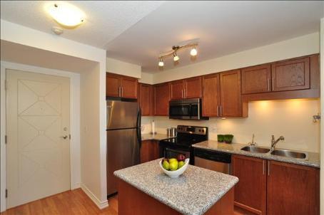 1103 - 18 Harding Blvd, Condo with 2 bedrooms, 2 bathrooms and 2 parking in Richmond Hill ON | Image 2