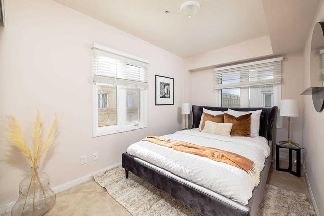 th3 - 68 Carr St, Townhouse with 2 bedrooms, 2 bathrooms and 1 parking in Toronto ON | Image 3