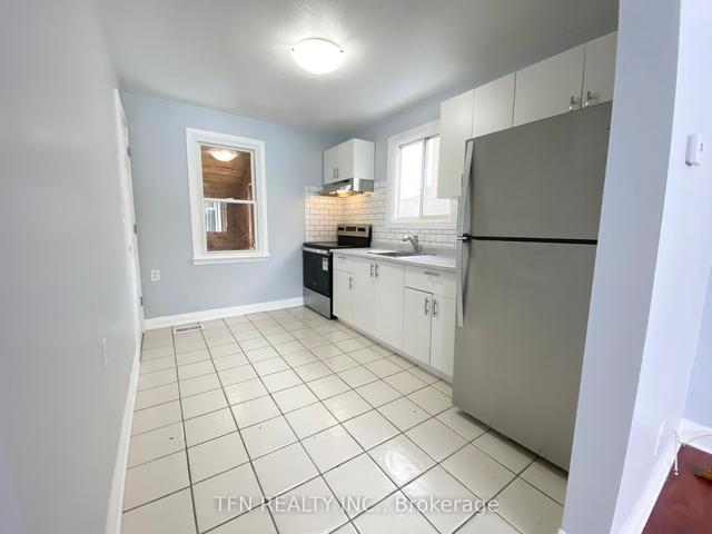 106 Eleanor Ave, House detached with 2 bedrooms, 2 bathrooms and 4 parking in Hamilton ON | Image 7