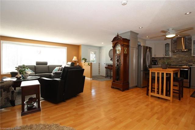 334 Wyldwood Lane, House detached with 2 bedrooms, 2 bathrooms and 2 parking in South Huron ON | Image 10