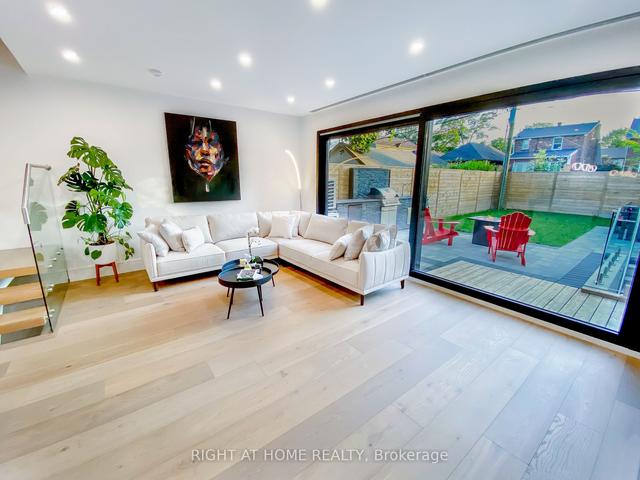 40 Sixth St, House detached with 4 bedrooms, 5 bathrooms and 3 parking in Toronto ON | Image 32