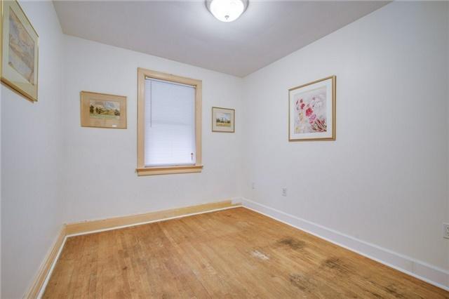 1356 Woodbine Ave, House detached with 2 bedrooms, 1 bathrooms and 1 parking in Toronto ON | Image 7