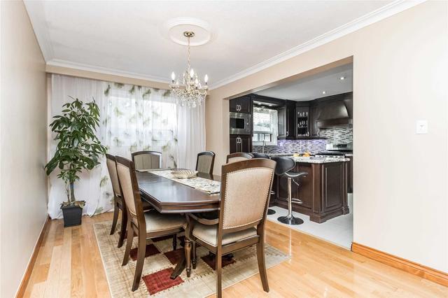 27 Dovehaven Crt, House semidetached with 4 bedrooms, 3 bathrooms and 7 parking in Toronto ON | Image 26