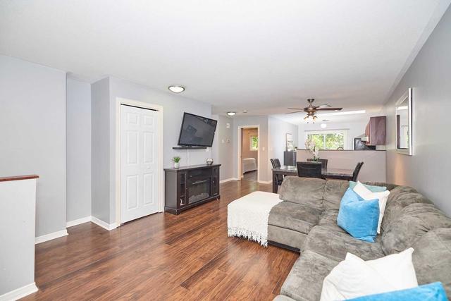 5 Lailey St, House detached with 2 bedrooms, 2 bathrooms and 3 parking in St. Catharines ON | Image 2