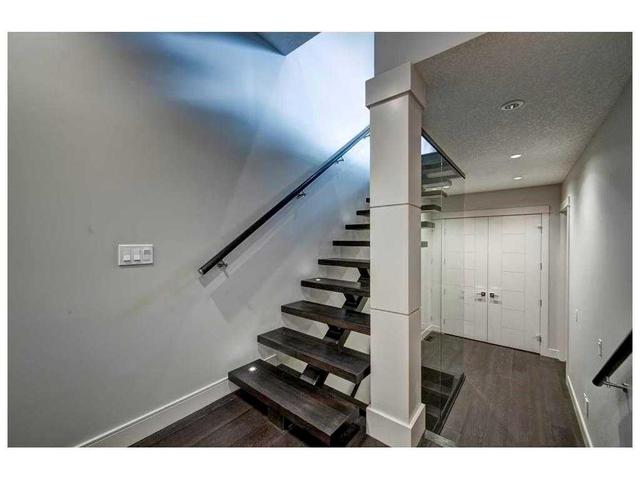 2507 21 Street Sw, Home with 4 bedrooms, 3 bathrooms and 2 parking in Calgary AB | Image 13