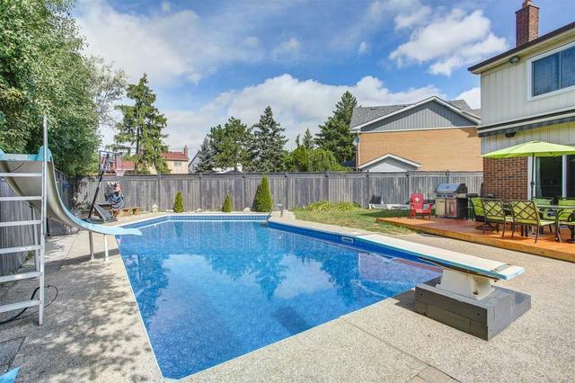 67 Milford Cres, House detached with 4 bedrooms, 4 bathrooms and 10 parking in Brampton ON | Image 21