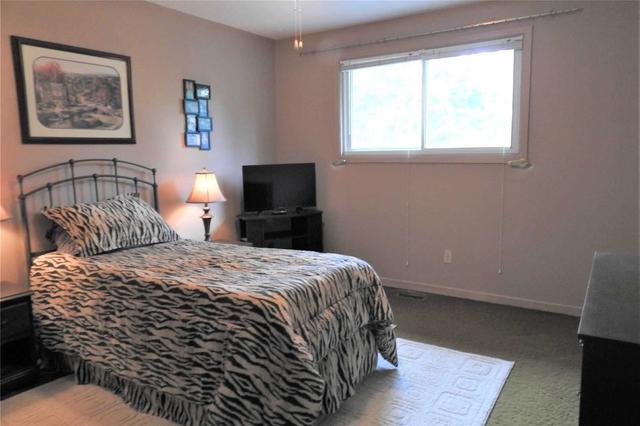 174 Burbank Cres, House semidetached with 3 bedrooms, 2 bathrooms and 2 parking in Orangeville ON | Image 5
