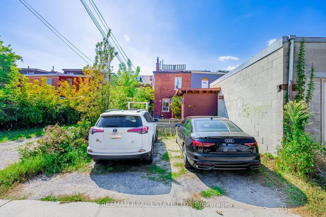641 Bathurst St, House semidetached with 5 bedrooms, 3 bathrooms and 2 parking in Toronto ON | Image 26