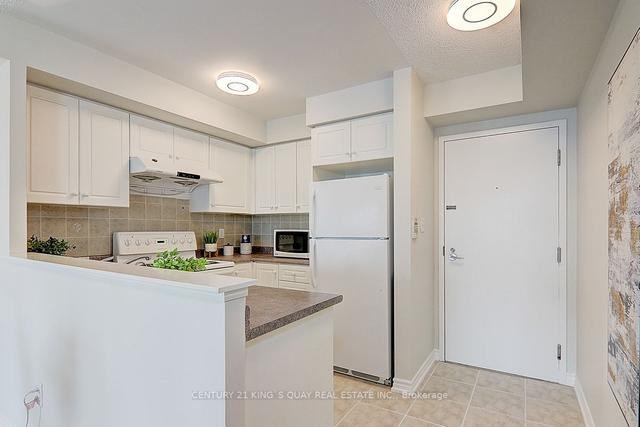 1515 - 7 Lorraine Dr, Condo with 2 bedrooms, 2 bathrooms and 1 parking in Toronto ON | Image 23