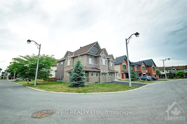 325 Tourmaline Cres, House semidetached with 4 bedrooms, 4 bathrooms and 3 parking in Ottawa ON | Image 7