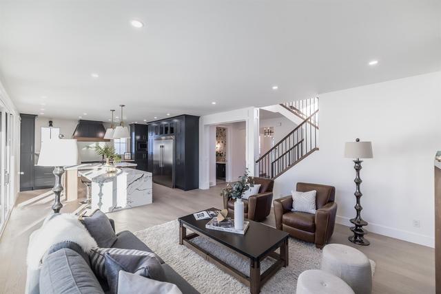 73 White Oak Crescent Sw, House detached with 6 bedrooms, 3 bathrooms and 3 parking in Calgary AB | Image 13