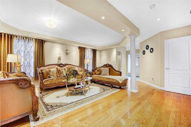 81 Whitehouse Cres, House detached with 4 bedrooms, 4 bathrooms and 6 parking in Brampton ON | Image 37