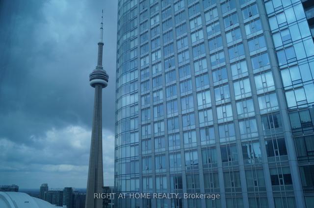 3502 - 8 York St, Condo with 2 bedrooms, 2 bathrooms and 1 parking in Toronto ON | Image 2