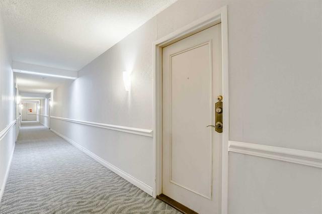 1401 - 30 Thunder Grve, Condo with 2 bedrooms, 2 bathrooms and 1 parking in Toronto ON | Image 2