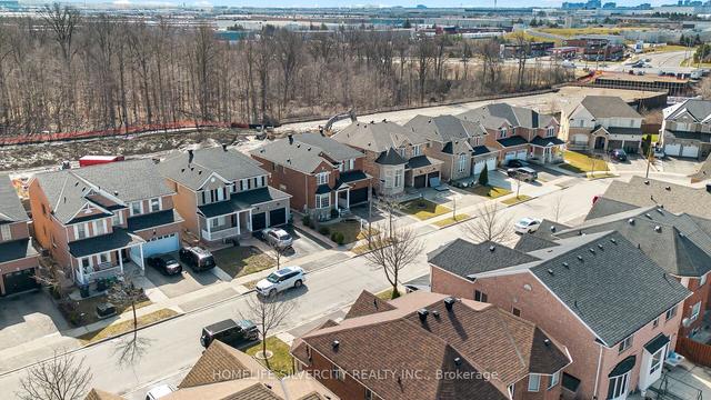 93 Bayridge Dr, House detached with 4 bedrooms, 5 bathrooms and 6 parking in Brampton ON | Image 35