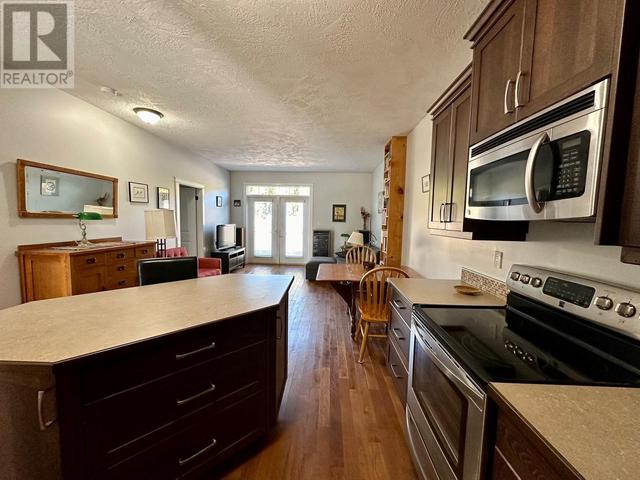 3272 Third Avenue, House attached with 2 bedrooms, 2 bathrooms and null parking in Smithers BC | Image 12