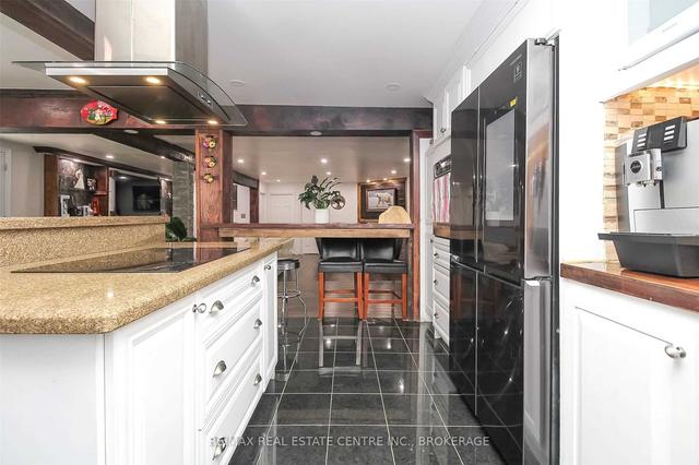 3915 Rosemary Lane, House detached with 3 bedrooms, 2 bathrooms and 7 parking in Innisfil ON | Image 2